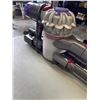 Image 4 : DYSON V8 CORDLESS STICK VACUUM WORKING WITH ACCESSORIES AND CHARGER
