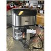 Image 1 : AS NEW BELLAPRO 5.7L TOUCHSCREEN AIR FRYER - TESTED WORKING, RETAIL $219
