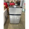 Image 2 : INSIGNIA 3.0CU FT BAR FRIDGE W/ TOP FREEZER - TESTED WORKING, RETAIL $299