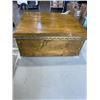 Image 4 : VINTAGE HAND MADE SOLID WOOD BOX 19 X 16 INCH