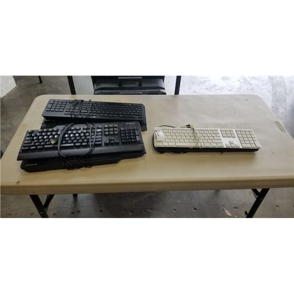 LOT OF COMPUTER KEYBOARDS