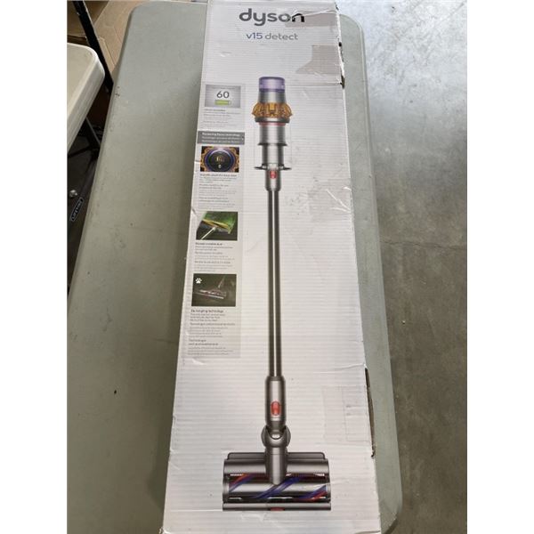 DYSON V15 DETECT TOTAL CLEAN CORDLESS VACUUM WORKING