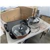 Image 2 : 3 ELECTRIC COOKERS AND FRUIT BASKET