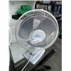 Image 4 : 2 OCEAN BREEZE TABLE FANS