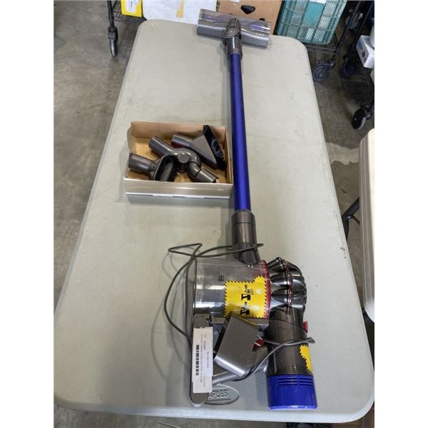 DYSON V7 ORIGIN CORDLESS STICK VACUUM WORKING WITH CHARGER