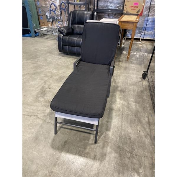 SLING SUN LOUNGER WITH BLACK CUSHION