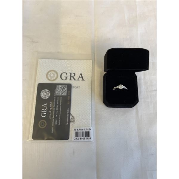 NEW S925 1.0CT MOISSANITE LAB DIAMOND LADIES RING, MOUNTED IN 925 STERLING SILVER W/ WHITE GOLD OVER