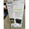 Image 2 : ROYAL EIGHT SHEET  CROSSCUT PAPER SHREDDER WORKING