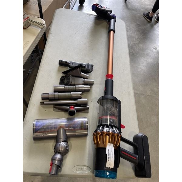 DYSON V16 PISTON ANIMAL SUBMARINE WET DRY CORDLESS BAGLESS STICK VACUUM WORKING