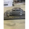 Image 4 : 2 MODEL CARS - 1936 CHRYSLER AIRFLOW AND 1934 DUESENBERG