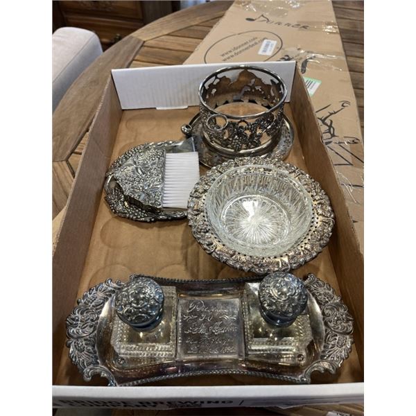 TRAY OF SILVER PLATED ESTATE ITEMS