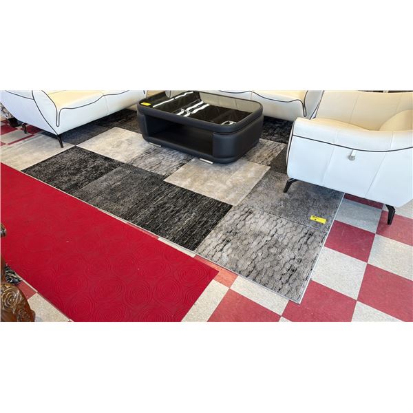 PATTERNED AREA RUG