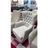 Image 2 : MODERN TUFTED LEATHER ARM CHAIR