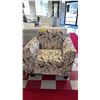 Image 2 : MODERN PATTERNED FABRIC LOUNGE CHAIR