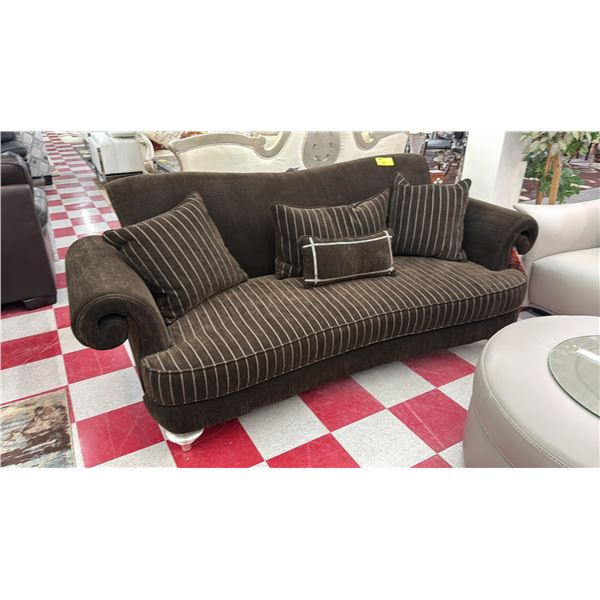 FABRIC SOFA WITH THROW PILLOWS