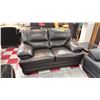 Image 1 : LEATHER LOVESEAT