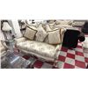 Image 2 : 3-PC FABRIC VICTORIAN STYLE SOFA SET INCLUDING; SOFA, LOVESEAT & LOUNGE CHAIR