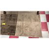 Image 2 : PATTERNED AREA RUG