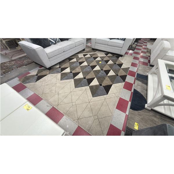PATTERNED AREA RUG