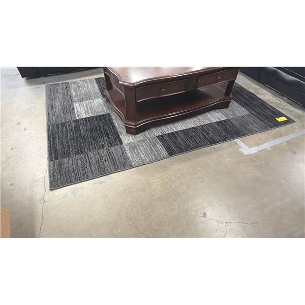 PATTERNED AREA RUG