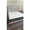 Image 2 : QUEEN SIZE BED WITH SLEEPERA MATTRESS