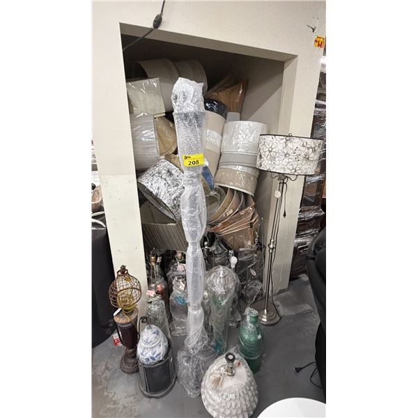 ASSORTED FLOOR & TABLE LAMPS & LAMP SHADES