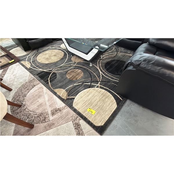 PATTERNED AREA RUG