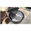 Image 3 : ROUND TUFTED LEATHER STORAGE OTTOMAN WITH 4 PIE CHAIR CONTENTS