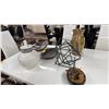 Image 2 : ASSORTED TABLE DECOR INCLUDING; VASES, FRUIT DISHES & MORE
