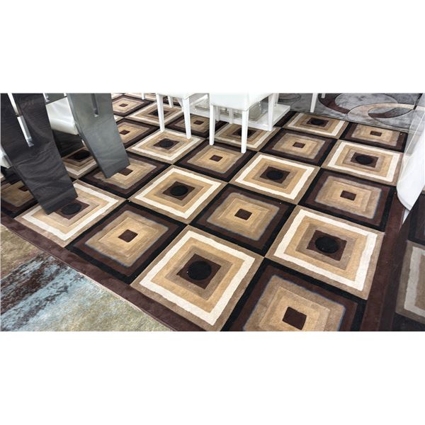 PATTERNED AREA RUG