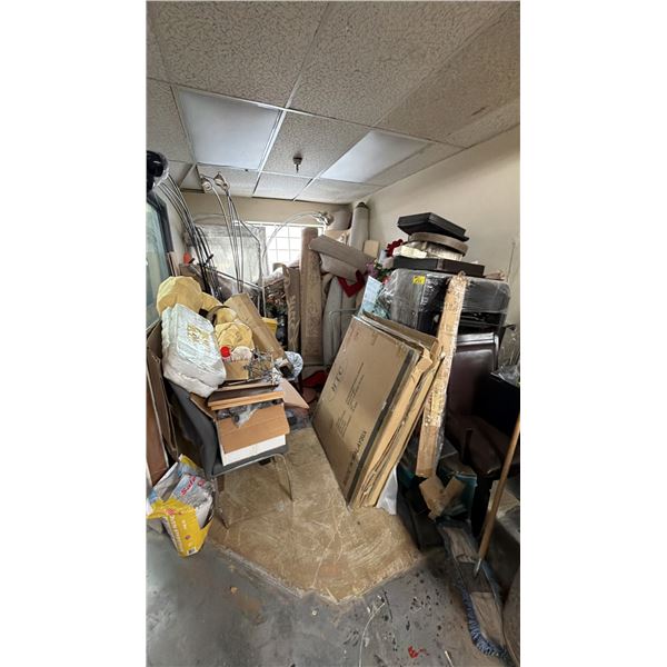 ASSORTED ITEMS INCLUDING; FURNITURE, FLOOR LAMPS, AREA RUGS & MORE *MUST TAKE ALL IN PHOTOS*