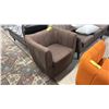 Image 1 : FABRIC LOUNGE CHAIR
