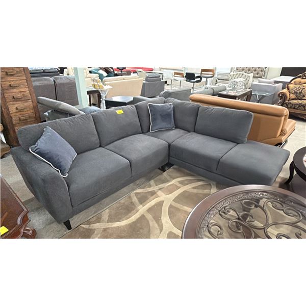2-PC FABRIC SECTIONAL SOFA WITH THROW PILLOWS