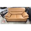 Image 2 : LEATHER LOVESEAT