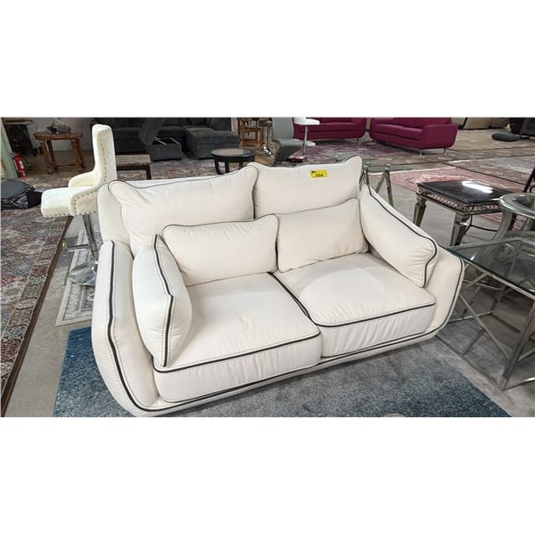 FABRIC LOVESEAT WITH THROW PILLOWS