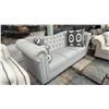 Image 2 : FABRIC BUTTON BACK SOFA WITH THROW PILLOWS