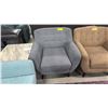 Image 1 : FABRIC BUTTON BACK LOUNGE CHAIR