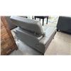 Image 3 : LEATHER WIDE SEAT LOUNGE CHAIR WITH ADJUSTABLE HEADREST