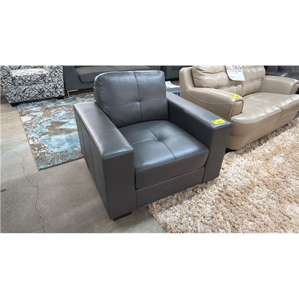 LEATHER LOUNGE CHAIR