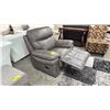 Image 3 : LEATHER RECLINER (SMALL TEAR)