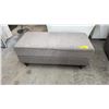 Image 1 : FABRIC BENCH