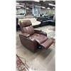Image 2 : ELECTRIC LEATHER RECLINER WITH CUPHOLDERS & STORAGE