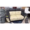 Image 2 : LEATHER LOVESEAT