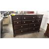 Image 2 : 10-DRAWER WOOD DRESSER