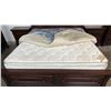 Image 5 : 3-PC BEDROOM SUITE INCLUDING; KING SIZE BED WITH CLASSIC COMFORT MATTRESS, BEDDING & (2) NIGHT