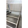 Image 2 : QUEEN SIZE BED