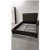 Image 1 : QUEEN SIZE BED