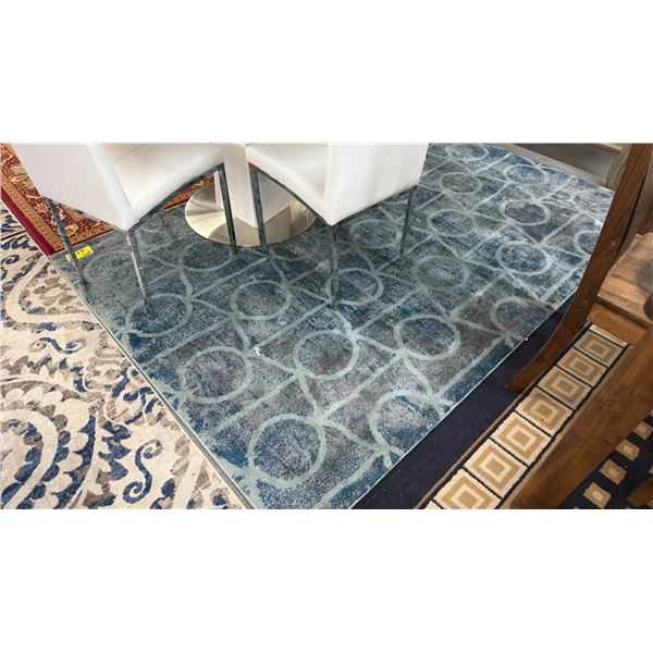 PATTERNED AREA RUG