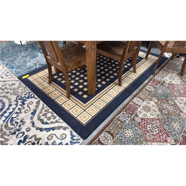 PATTERNED AREA RUG