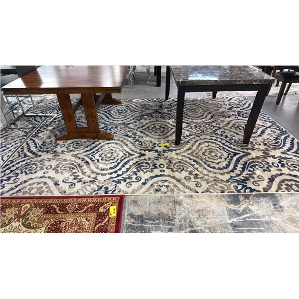PATTERNED AREA RUG